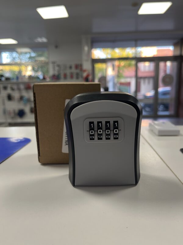 MINI CAJA DE SEGURIDAD CON COMBINACIÓN MM-4303