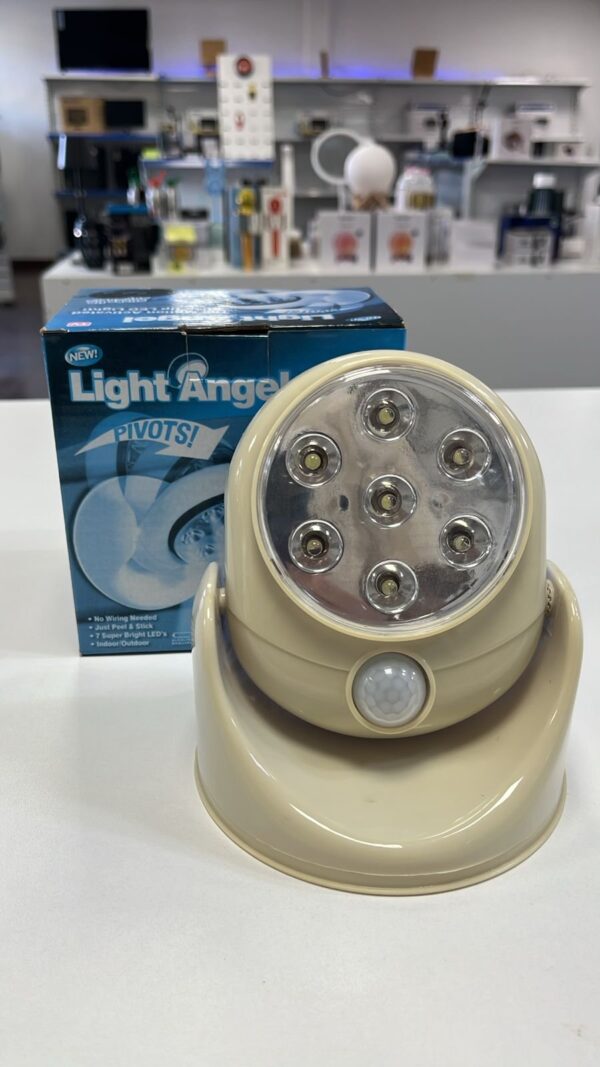 LUZ LED CON SENSOR DE MOVIMIENTO